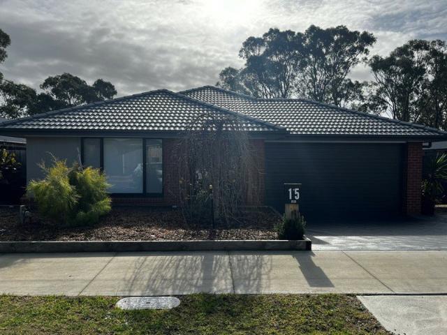 15 HOUGHTON CRESCENT, EAGLE POINT