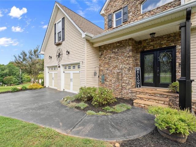 15 Hyalite Road E