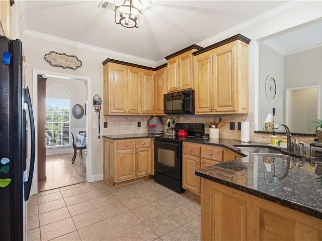 15 Isabella Court NE
