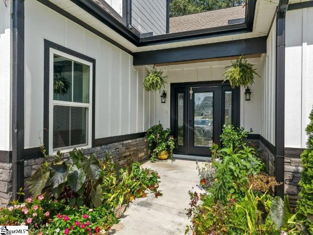 15 Julian Avenue