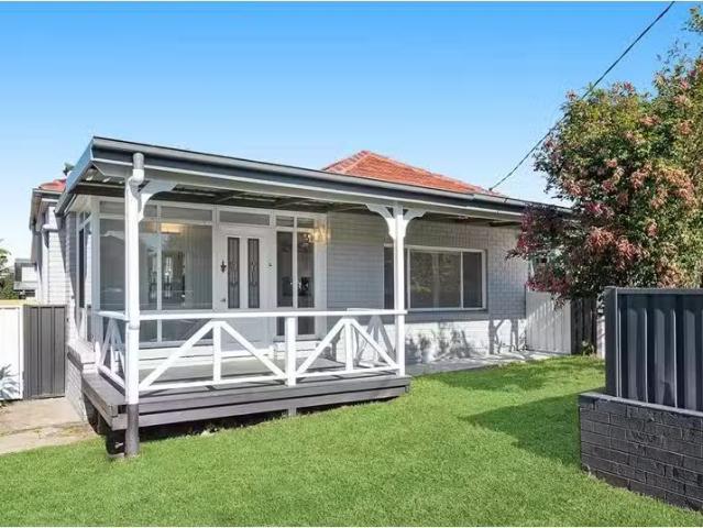 15 Kentwell Road, Allambie Heights House for rent Listed by A.