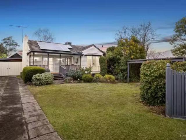15 Keith Grove, Ringwood VIC 3134 House Auction