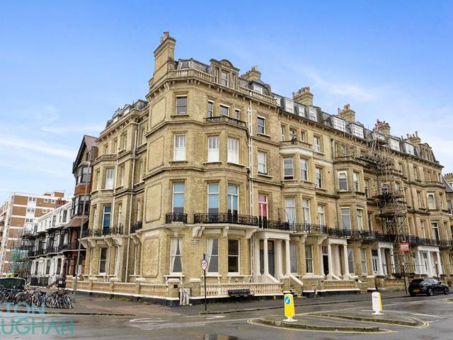 15 Kings Gardens, East Sussex BN3 3 bed maisonette to rent £2,850 pcm £658 pw