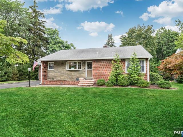 15 Kingwood Drive