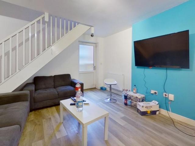 15 Kilbourn Street, Nottingham, NG3 1BQ 4 bed terraced house to rent £2,808 pcm £648 pw