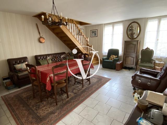 10 km au nord ouest de Vendôme, maison de bourg 120 m2