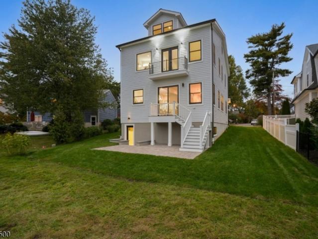 15 Lake Rd