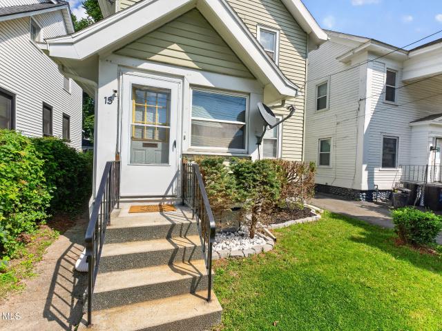 15 Lawn Avenue