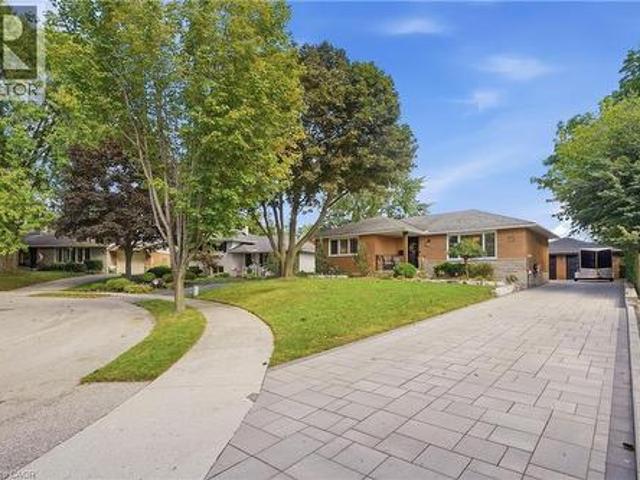 15 Linton Place, Kitchener, ON, N2B 2K1 house for sale | Listing ID 40862 | Royal LePage