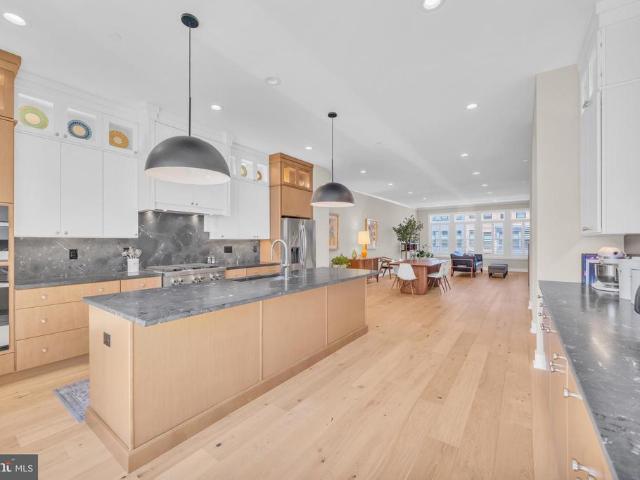 15 Linder Court