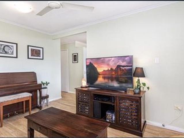 15 Lyndon St, Kallangur