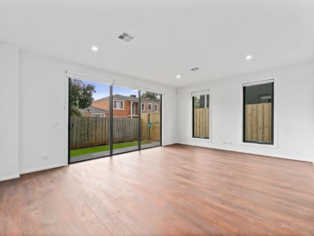 15 McGahan Cres, Sydenham VIC 3037 Townhouse For Rent | Domain