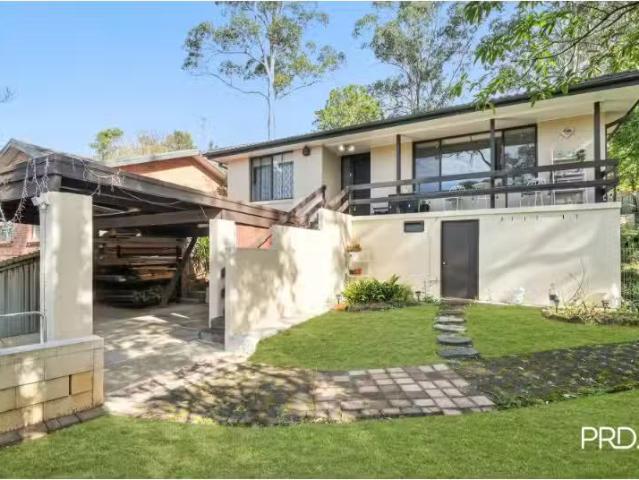 15 Mackellar Cir, Springwood House for rent Listed by Gemma B.