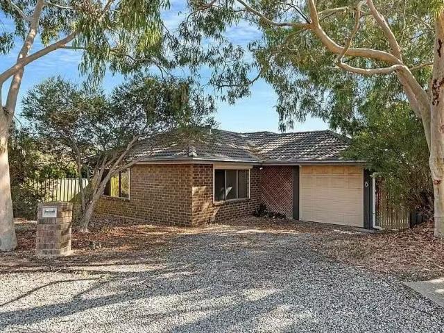 15 Madigan Crescent, WOODCROFT House for rent Listed by Cat M.