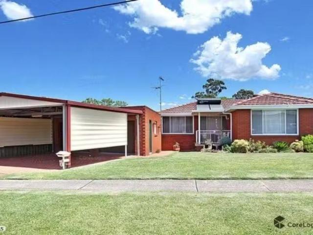 15 Maple Street, Greystanes House for rent Listed by Anna Lat.