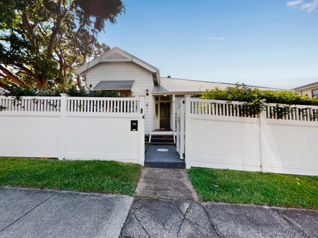 15 markwell street, auchenflower, qld, 4066