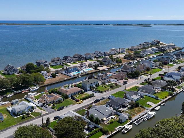 15 Marlin Rd, East Quogue, NY 11942 | MLS #927622