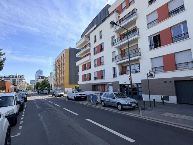 15 minutes à pied de la défense