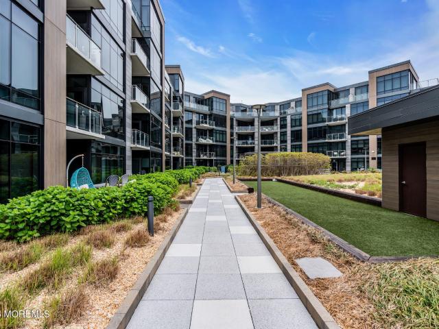 15 Morris Avenue Unit 202