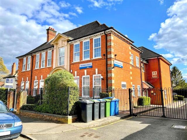 15 Mossfield Road, Wake Green, B14 7JE, United Kingdom | 2 bed apartment for rent #140658632 | Rentberry