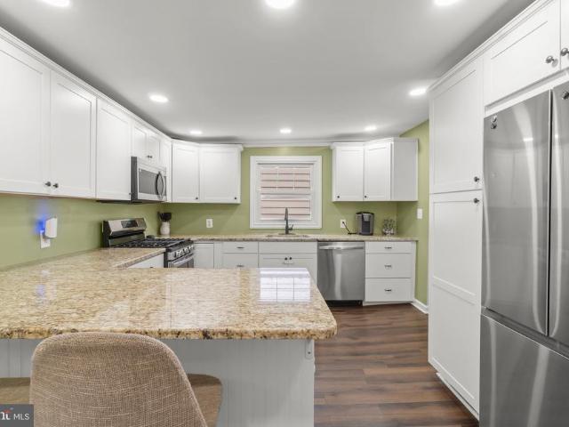 15 N Locust Avenue