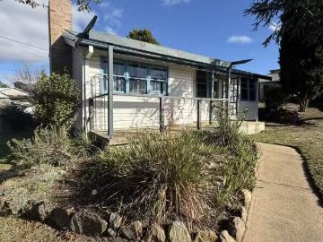 15 Orana Avenue, COOMA House for rent Listed by Veronica John.