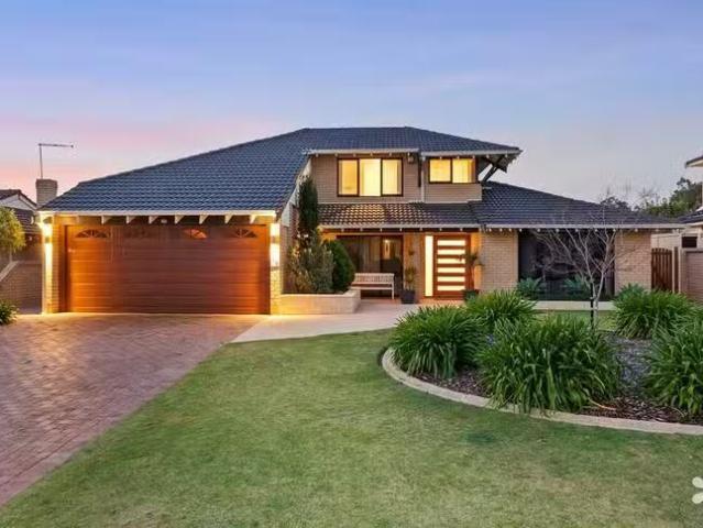 15 Paterson Gardens, Winthrop, WA 6150