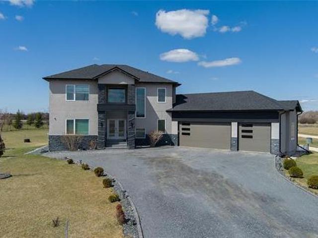15 Paterson St, West St Paul, MB, R4A 0B1 Luxury House for sale | Listing ID 202605 | Royal LePage Carriage Trade Luxury Properties