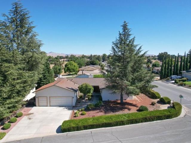 15 Rays Cir, Hollister, CA 95023