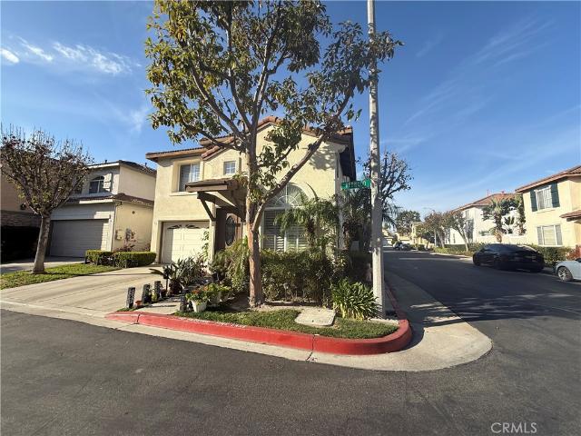 15 Redwood Court