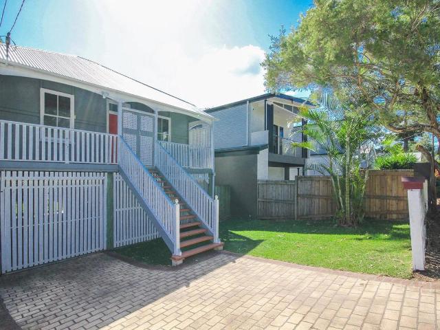 15 Rowsley Street, GREENSLOPES, QLD 4120
