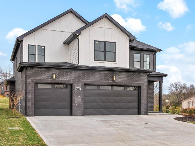 15 Rustling Oaks Ct
