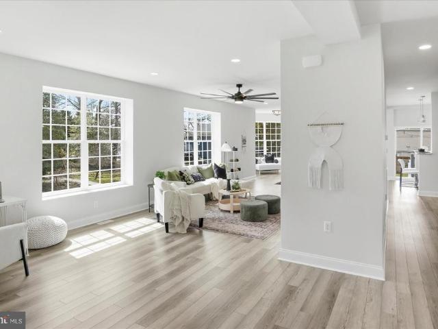 15 S Mauldin Avenue