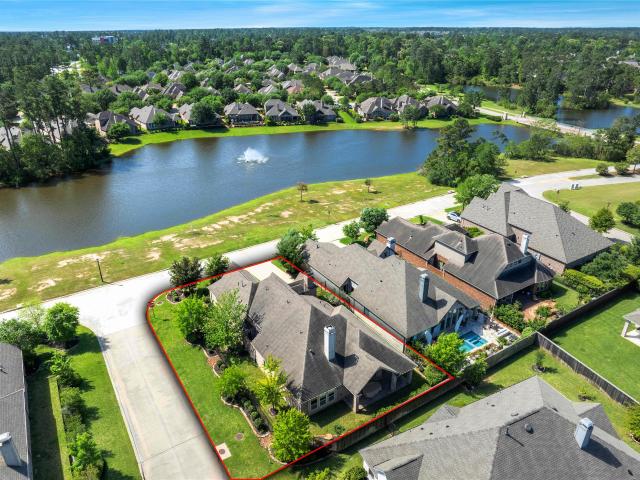 15 S Lochwood Way, Tomball, TX 77375 | MLS #57094