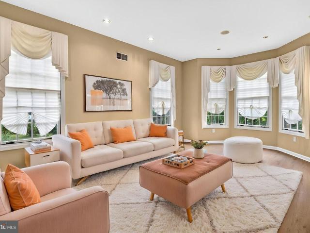 15 Scenic Drive, Ewing, US, NJ