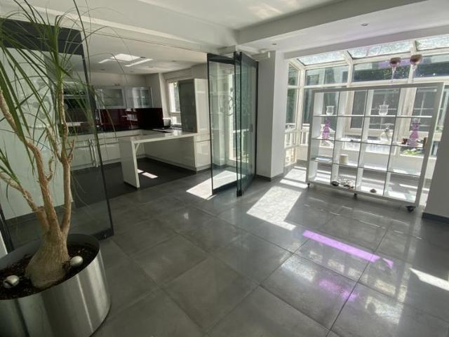 15 Schlafzimmer Haus Frankfurt Am Main Frankfurt Am Main 105445607