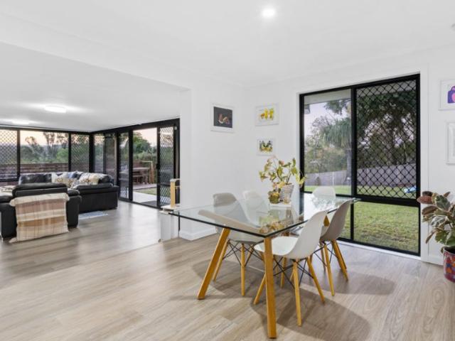 15 San Mateo Boulevard, ASHMORE, QLD 4214