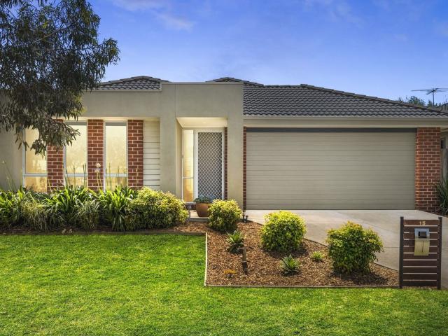 15 Sanoma Drive, Skye, VIC 3977