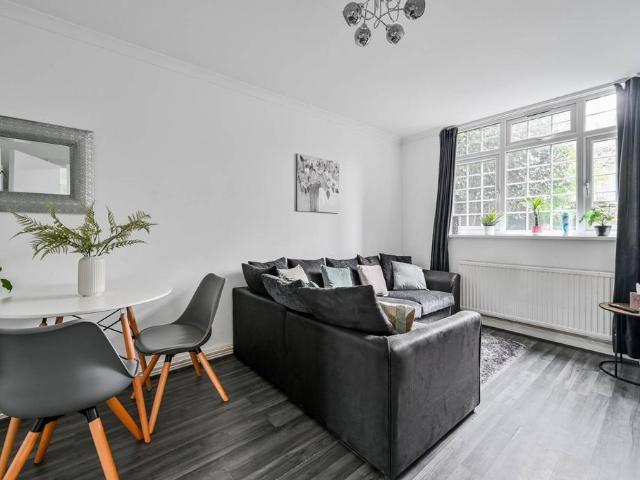 15 Spring Walk, Spitalfields, London, E1 5JA, United Kingdom | 3 bed townhouse for rent #138933160 | Rentberry