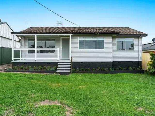 15 Spring Valley Ave, Gorokan House for rent Listed by Lynne.