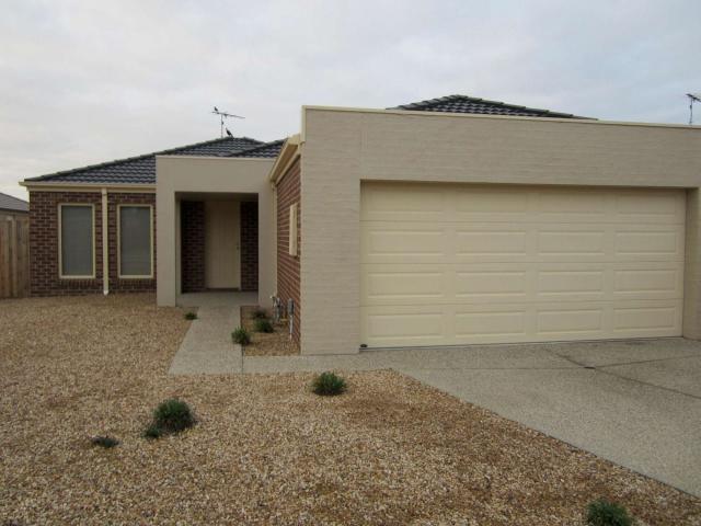 15 Swamphen Drive, Leopold
