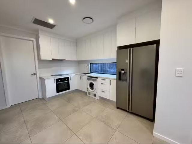 15A Emerson Street, LEUMEAH Apartment for rent Listed by Leas.