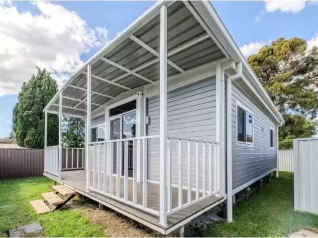15A Lingayen Avenue, Lethbridge Park House for rent Listed by.