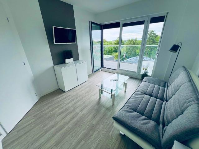 15A new Top floor apartment with 2 rooms, air conditioning only 5.4km from Alexanderplatz/ free wifi, Berlin Amsterdam Apartments for Rent