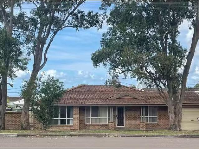 15B Lakeview Avenue, Gorokan House for rent Listed by Capital.