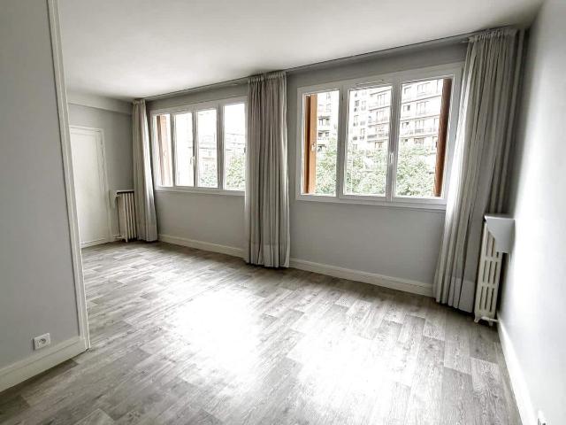 15ème LOURMEL / RUE LECOURBE: Appartement 2/3 PIÈCES à loue