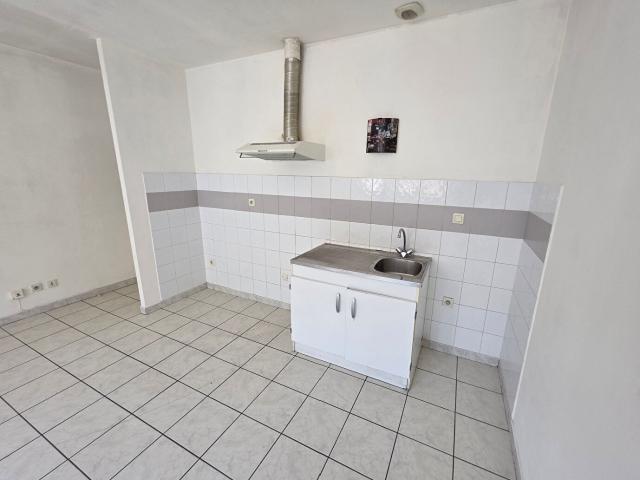 15JG430 T2 n°4 Nantua + cave