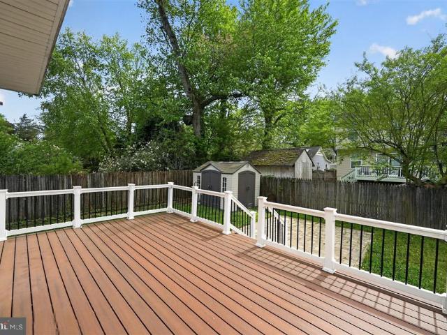 1604 Oriole Road