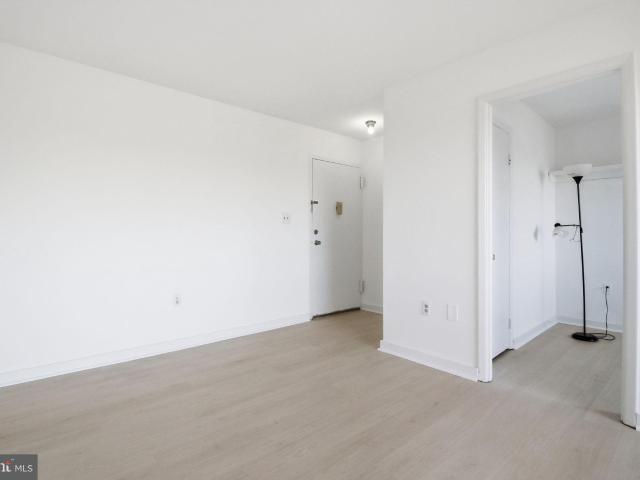1604 Renate Dr, Unit 203, Woodbridge, VA 22192 | MLS #VAPW2114