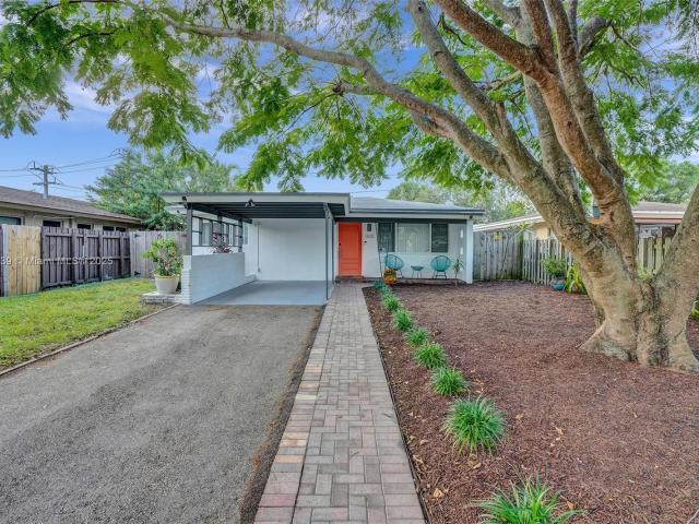 1605 NW 7th Ter, Fort Lauderdale, FL 33311 | MLS #A12031